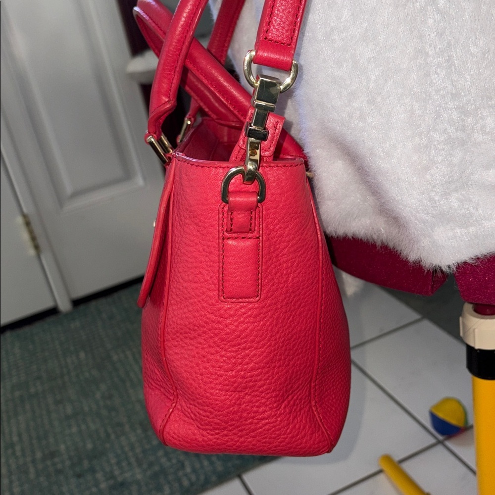 Tory Burch  Satchel  crossbody bag
Pebbled Leather  Red  front pocket, gold tone - Picture 6 of 17